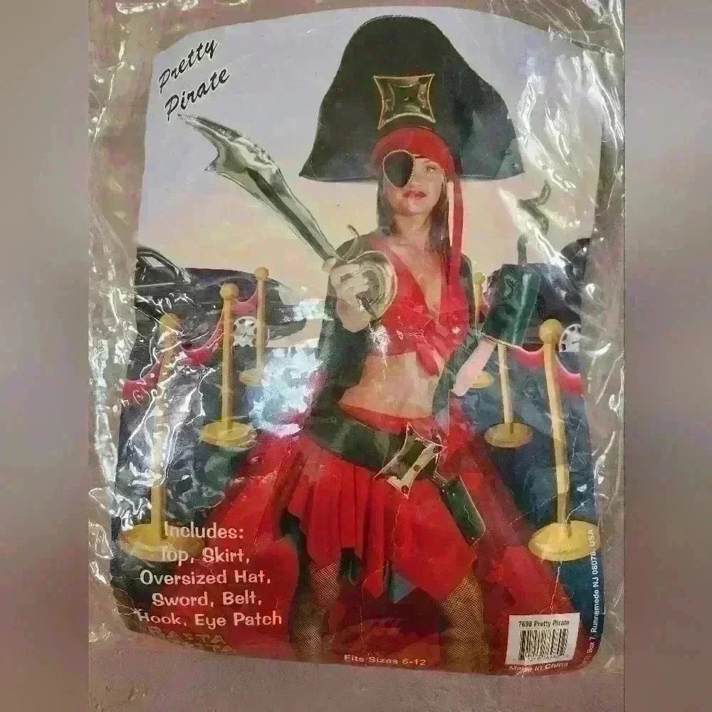 Women's pirate costume size S/M red and black 7 pc